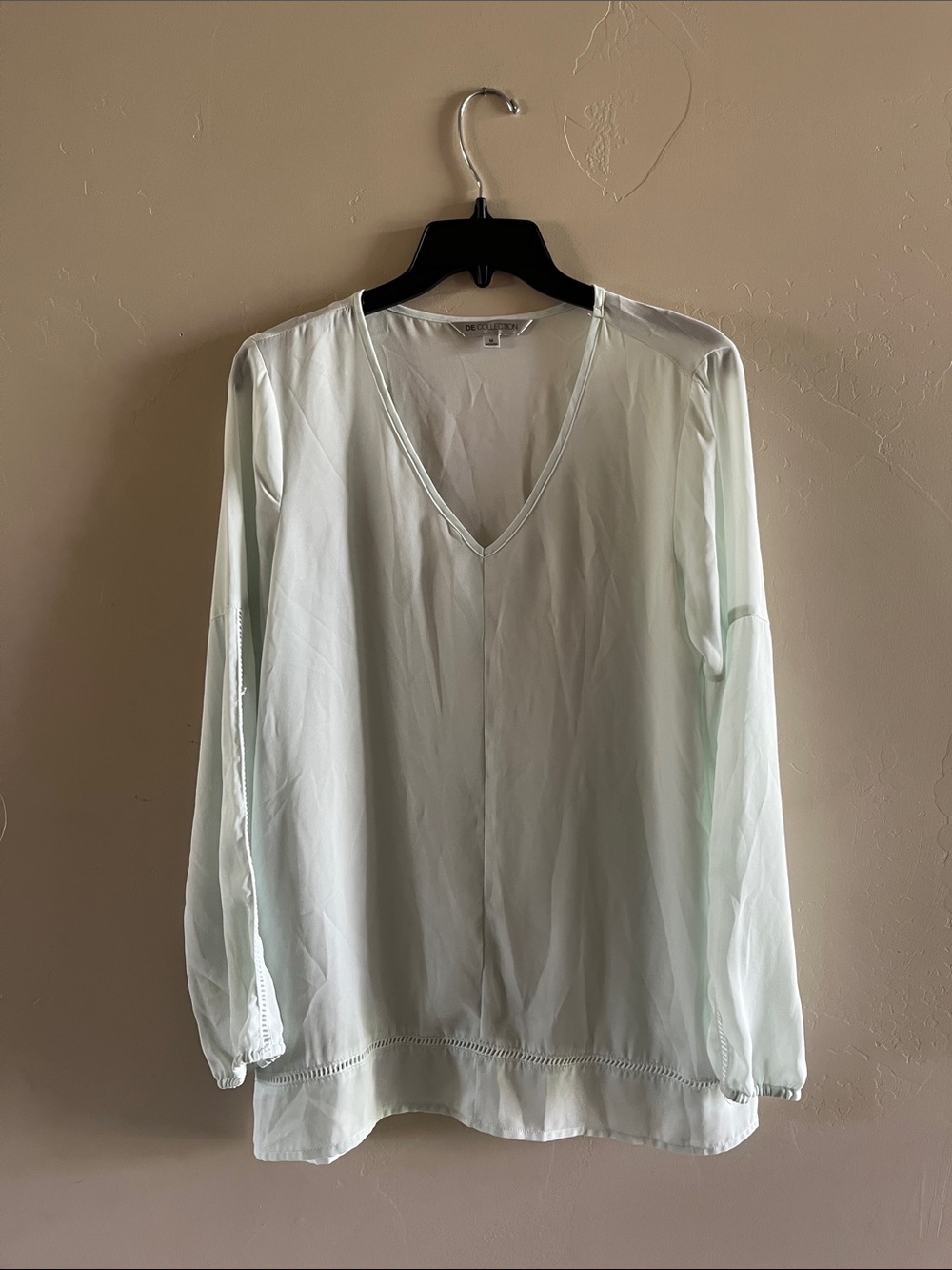 V-Neck Lightweight Women's Blouse in Light Mint